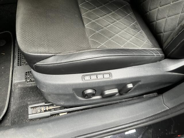Skoda SUPERB Combi 1.4 TSI iV Sportline / AUTOMAAT/ TREKHAAK/ PANODAK/ MEMORY SEAT/ CANTON/ CRUISE/ SMARTLINK/ NAVI/ 360 CAMERA