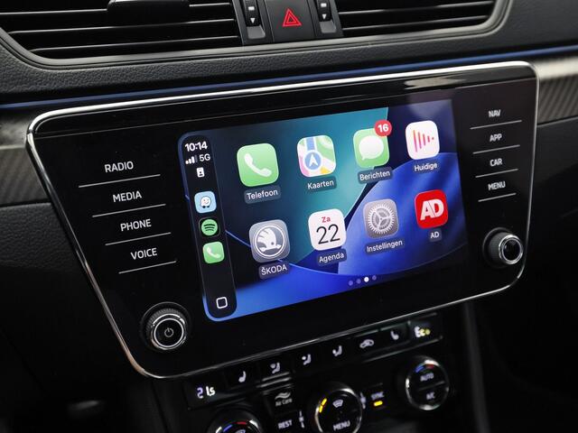 Skoda SUPERB Combi 1.4 TSI iV Sportline 218Pk Automaat (VIRTUAL COCKPIT, SOH 90,5%, APPLE CARPLAY, MEMORY SEATS, STOELVERWARMING ACHTER, GETINT GLAS, ADAPTIVE CRUISE, SFEERVERLICHTING, NIEUWE APK, NIEUWSTAAT)