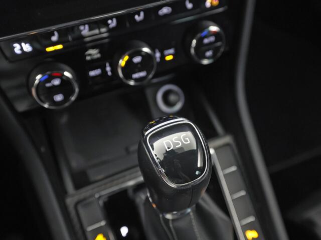 Skoda SUPERB Combi 1.4 TSI iV Sportline 218Pk Automaat (VIRTUAL COCKPIT, SOH 90,5%, APPLE CARPLAY, MEMORY SEATS, STOELVERWARMING ACHTER, GETINT GLAS, ADAPTIVE CRUISE, SFEERVERLICHTING, NIEUWE APK, NIEUWSTAAT)