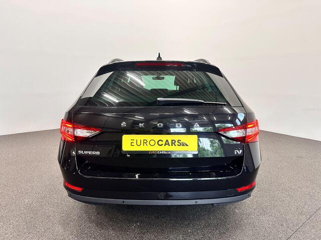 Skoda SUPERB Combi 1.4 TSI iV Business Edition PHEV Automaat Navigatie Stoelverwarming Voor en Achter Draadloze Telefoonlader Stuurverwarming Cruise Control Elektrisch Verstelbare Stoelen Apple CarPlay