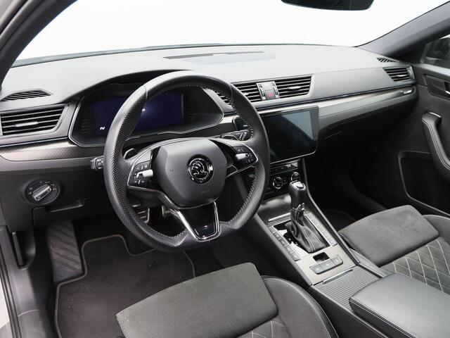 Skoda SUPERB Combi 1.4 TSi 218 Pk iV Sportline Business | Trekhaak | Stoelverwarming | CarPlay | Camera | Cruise Control | Navigatie | Full LED | 19 Inch | 91.754 Km !!