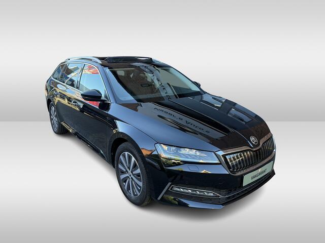 Skoda SUPERB Combi 1.4 TSI iV Business Edition Plus | stoelverwarming | 17 inch velgen | Elektrisch glazen panorama-dak |