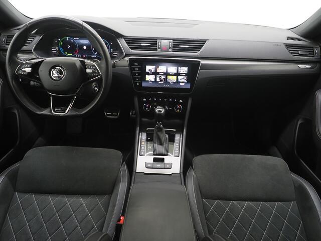 Skoda SUPERB Combi 1.4 TSI iV Sportline | Leder/Alcantara | Trekhaak | Carbon | 360 | Memory | Keyless | Adaptive Cruise