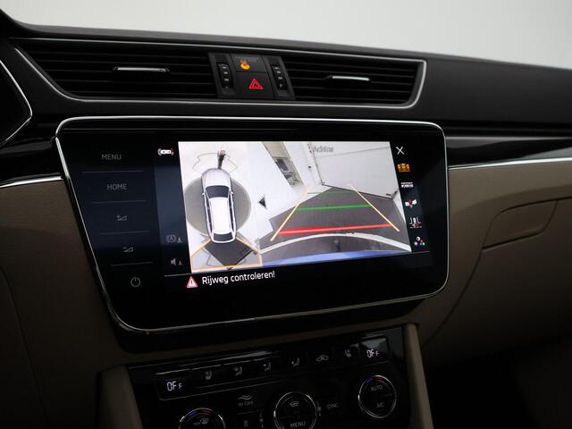 Skoda SUPERB Combi 1.4 TSI iV 218pk DSG Laurin & Klement · Panoramadak · 360 Camera · Inklap. Trekhaak · Elek. Stoelen + Geheugen · Matrix LED ·