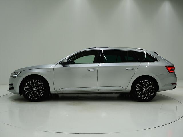 Skoda SUPERB Combi 1.4 TSI iV Laurin & Klement | Panoramadak | Leder | Massage | Canton | Stoelkoeling | 360 | Keyless | Sfeerlicht
