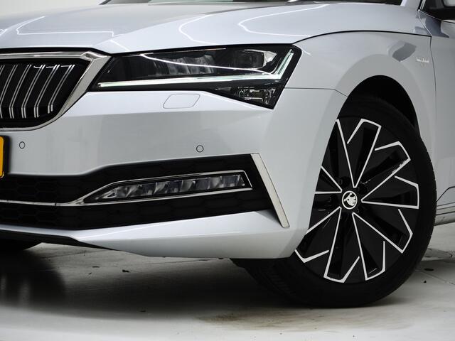 Skoda SUPERB Combi 1.4 TSI iV Laurin & Klement | Panoramadak | Leder | Massage | Canton | Stoelkoeling | 360 | Keyless | Sfeerlicht