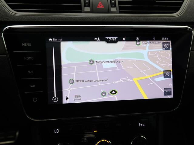 Skoda SUPERB Combi 1.4 TSi iV 218 Pk Sportline Business Automaat | Carplay | Panoramadak | Matrix LED | Elektrische Stoelen | Parkeersensoren | 19 Inch | 92.386 Km!!