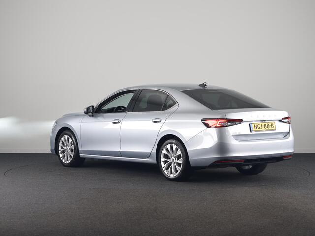 Skoda SUPERB 1.5 TSI MHEV First Edition 150pk | Navigatie | Trekhaak | Parkeercamera | 18 inch lichtmetalen velgen | Verlengde garantie |