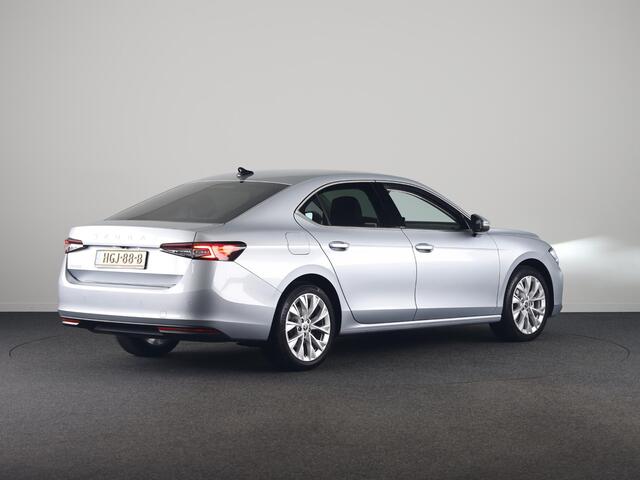 Skoda SUPERB 1.5 TSI MHEV First Edition 150pk | Navigatie | Trekhaak | Parkeercamera | 18 inch lichtmetalen velgen | Verlengde garantie |