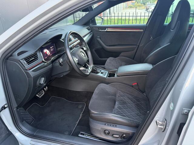 Skoda SUPERB Combi 1.4 TSI iV Sportline - Navi - Memory Sportstoelen - Camera - Stoel-stuurverwarming - 19" LM velgen - Rijklaar
