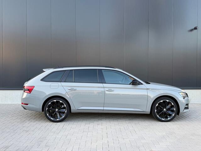 Skoda SUPERB Combi 1.4 TSI iV Sportline - Navi - Memory Sportstoelen - Camera - Stoel-stuurverwarming - 19" LM velgen - Rijklaar