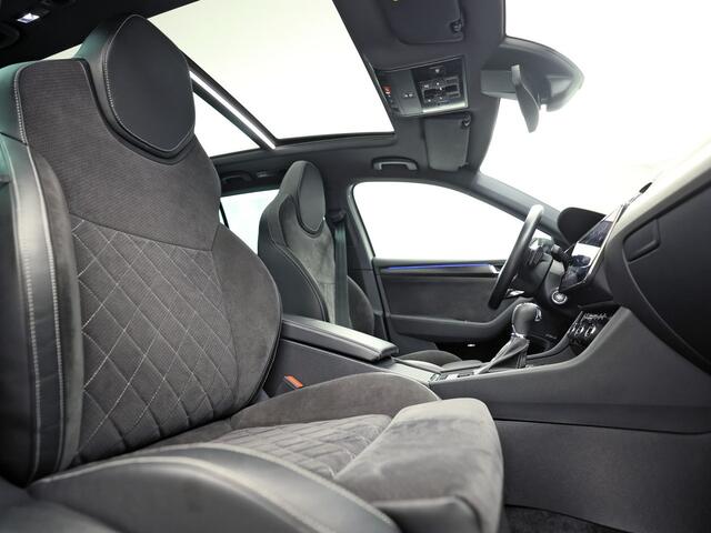 Skoda SUPERB Combi 1.4 TSI iV Sportline 218Pk Automaat (PANORAMADAK, 360 CAMERA, VIRTUAL COCKPIT, MEMORY SEATS, CANTON AUDIO, STOELVERWARMING, ADAPTIVE CRUISE, SFEERVERLICHTING, APPLE CARPLAY, NIEUWSTAAT)