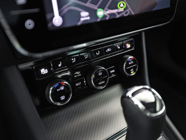 Skoda SUPERB Combi 1.4 TSI iV Sportline 218Pk Automaat (PANORAMADAK, 360 CAMERA, VIRTUAL COCKPIT, MEMORY SEATS, CANTON AUDIO, STOELVERWARMING, ADAPTIVE CRUISE, SFEERVERLICHTING, APPLE CARPLAY, NIEUWSTAAT)