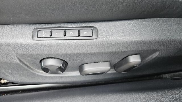 Skoda SUPERB Combi 1.4 TSI iV Sportline virtual SOH 95% cockpit, memory seat