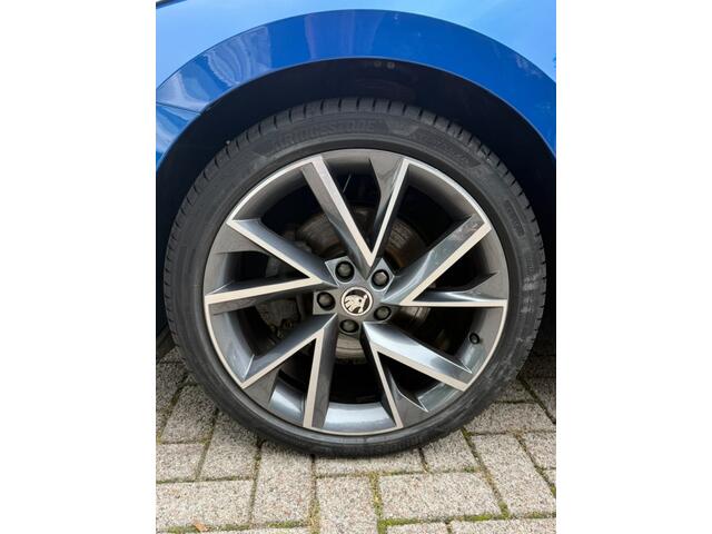 Skoda SUPERB Combi 1.4 TSI iV Sportline virtual SOH 95% cockpit, memory seat