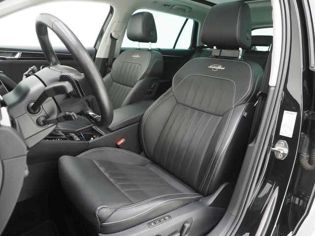 Skoda SUPERB Combi 1.4 TSI iV Laurin & Klement | Panoramadak | Leder | Trekhaak | Stoelkoeling | Canton | Massage | 360 | Memory