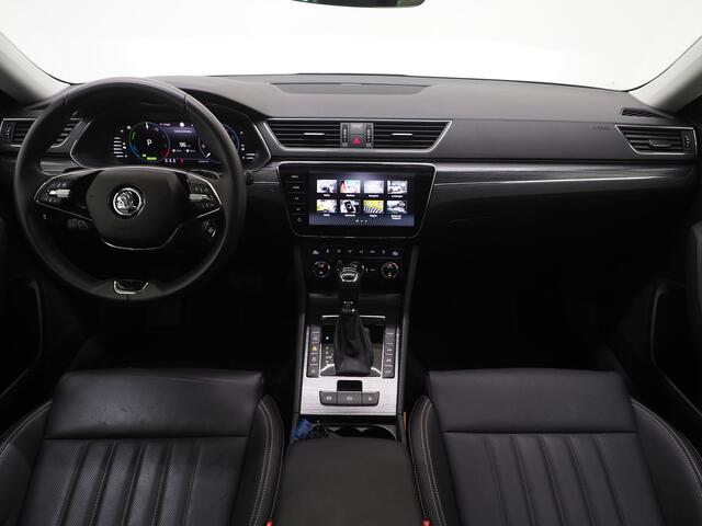 Skoda SUPERB Combi 1.4 TSI iV Style | Panoramadak | Leder | Trekhaak | Stoelkoeling | 360 | Memory | Keyless | Carplay