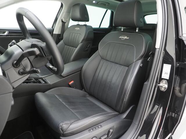 Skoda SUPERB Combi 1.4 TSI iV Laurin & Klement | Panoramadak | Leder | Trekhaak | Stoelkoeling | Massage | Canton | 360 | Memory