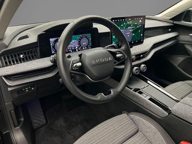 Skoda SUPERB Combi 1.5 TSI PHEV Edition 204pk DSG Automaat, Trekhaak, Stoelverwarming, Achteruitrijcamera, Adaptive cruise control, Dodehoeksensoren, Parkeersensoren, Navigatie, App-connect, LED koplampen