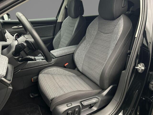 Skoda SUPERB Combi 1.5 TSI PHEV Edition 204pk DSG Automaat, Trekhaak, Stoelverwarming, Achteruitrijcamera, Adaptive cruise control, Dodehoeksensoren, Parkeersensoren, Navigatie, App-connect, LED koplampen