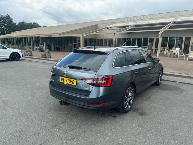 Skoda SUPERB Combi 1.4 TSI 150pk ACT Style Business DSG / Panoramadak / Stoelverwarming / Trekhaak