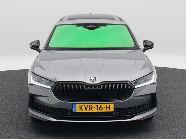 Skoda SUPERB Combi 1.5 TSi 204 Pk PHEV Sportline Business | Trekhaak | Carplay | Canton Audio | Head-up Display | Panoramadak | Virtual Cockpit | Adaptive Cruise | 19 Inch