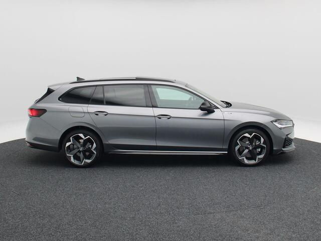 Skoda SUPERB Combi 1.5 TSi 204 Pk PHEV Sportline Business | Trekhaak | Carplay | Canton Audio | Head-up Display | Panoramadak | Virtual Cockpit | Adaptive Cruise | 19 Inch