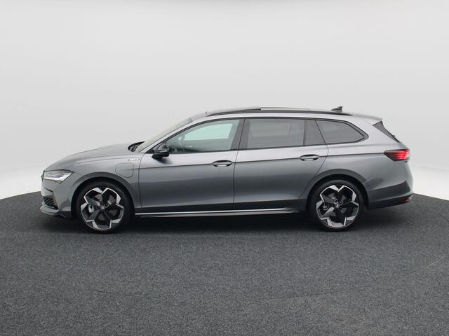 Skoda SUPERB Combi 1.5 TSi 204 Pk PHEV Sportline Business | Trekhaak | Carplay | Canton Audio | Head-up Display | Panoramadak | Virtual Cockpit | Adaptive Cruise | 19 Inch