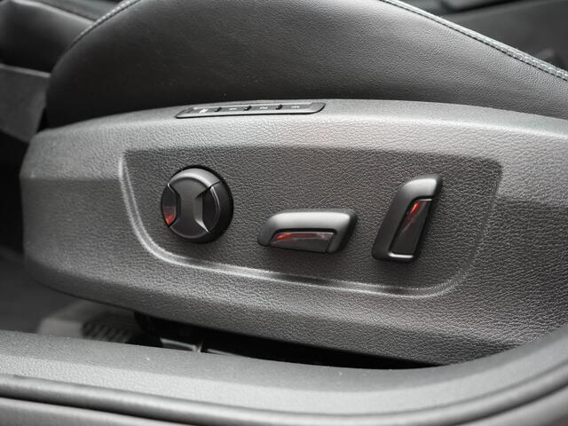 Skoda SUPERB Combi 1.4 TSI iV Sportline Business PHEV 218pk Dealer O.H. | Trekhaak Af Fabriek | Panodak | Adaptive Cruise | Camera | Canton Audio | Alcantara Sportstoelen Memory & Verwarmd | Stuur Verwarmd | Sfeerverlichting | Keyless | BLIS | Crystal LED | Plug In Hybrid |