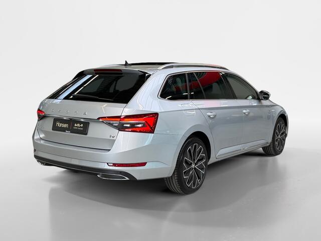Skoda SUPERB Combi 1.4 TSI iV Laurin & Klement I Panoramadak I Elek. Stoelen I Massage I Canton I Stoel- en Stuurverwarming I Carplay I Camera