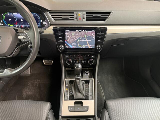 Skoda SUPERB Combi 1.4 TSI iV Laurin & Klement I Panoramadak I Elek. Stoelen I Massage I Canton I Stoel- en Stuurverwarming I Carplay I Camera