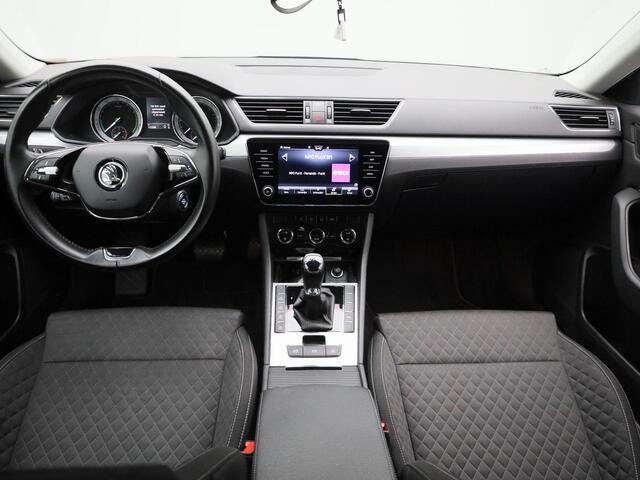 Skoda SUPERB Combi 1.4 TSI iV Business Edition Plus | STOELVERWARMING | CLIMATE CONTROL | NAVIGATIE | ADAPTIVE CRUISE CONTROL |
