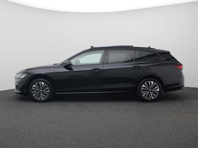 Skoda SUPERB Combi 1.5 TSI PHEV Business Edition 204PK DSG Panoramadak, Canton Audio, Virtual Pedal, 17" LM Velgen, Keyless, Achteruitrijcamera, Head-Up Display, Matrix LED Verlichting – foto 2