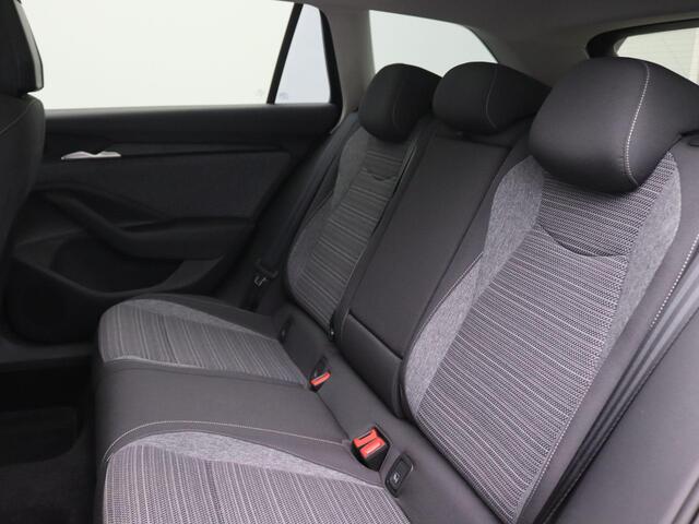 Skoda SUPERB Combi 1.5 TSI PHEV Business Edition 204PK DSG Panoramadak, Canton Audio, Virtual Pedal, 17" LM Velgen, Keyless, Achteruitrijcamera, Head-Up Display, Matrix LED Verlichting – foto 7