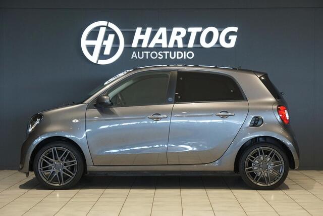 Smart EQ FORFOUR BRABUS Style 18 kWh + CAMERA / STOELVERWARING VOOR & ACHTER / PANO