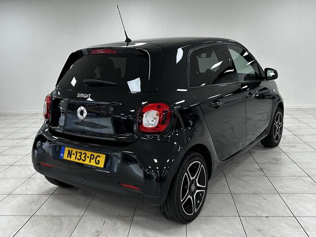 Smart EQ FORFOUR Comfort 18 kWh PARKEERSENSOREN ACHTER | CLIMATE CONTROL | LICHTMETALEN VELGEN | STOELVERWARMING