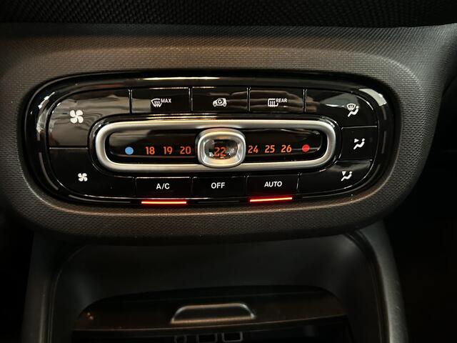 Smart EQ FORFOUR Comfort 18 kWh PARKEERSENSOREN ACHTER | CLIMATE CONTROL | LICHTMETALEN VELGEN | STOELVERWARMING