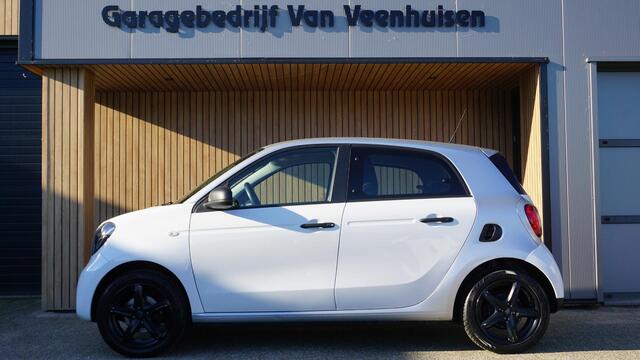 Smart FORFOUR 1.0 71pk 5Drs Business Solution Airco LED Bluetooth 16inch LM 2-Tone lak *NL auto* 1e Eigenaar 61201km!