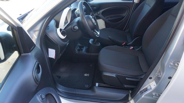 Smart FORFOUR 1.0 71pk 5Drs Business Solution Airco LED Bluetooth 16inch LM 2-Tone lak *NL auto* 1e Eigenaar 61201km!