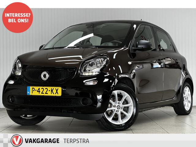Smart FORFOUR 1.0 Passion/ 15'' LMV/ Clima/ Cruise/ Elek. Ramen/ Isofix/ Bluetooth/ Multi. LEDER. Stuur/ LED Dagrijverl.