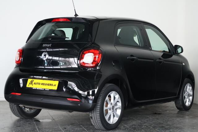 Smart FORFOUR 0.9 Turbo 90 PK / Panorama / Cruisecontrol / Clima / Bluetooth
