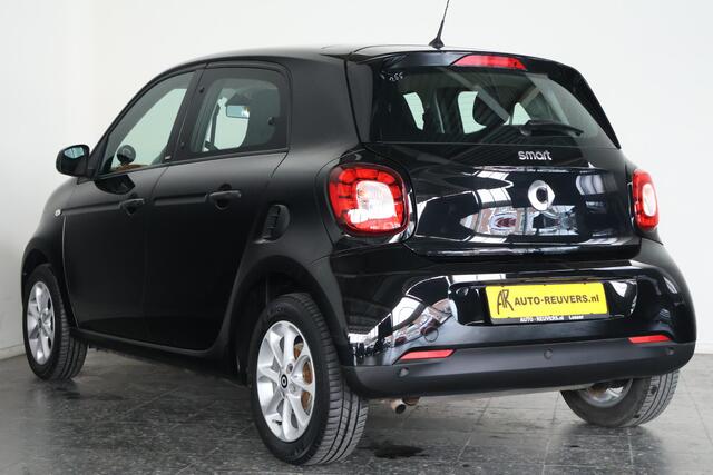 Smart FORFOUR 0.9 Turbo 90 PK / Panorama / Cruisecontrol / Clima / Bluetooth