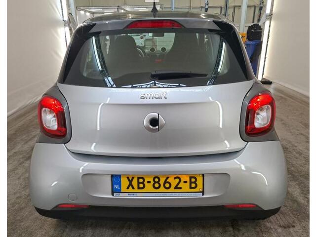 Smart FORFOUR 1.0 Business Solution 5drs./ Airco-ecc./ Lm.velgen / Cruise control / Radio multimedia