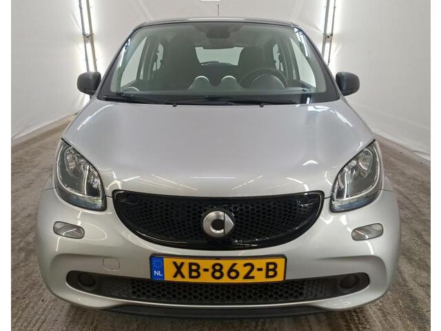 Smart FORFOUR 1.0 Business Solution 5drs./ Airco-ecc./ Lm.velgen / Cruise control / Radio multimedia