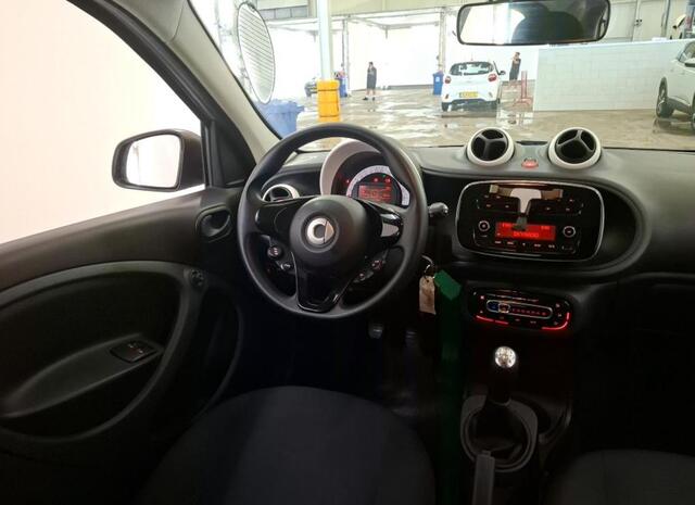 Smart FORFOUR 1.0 Business Solution 5drs./ Airco-ecc./ Lm.velgen / Cruise control / Radio multimedia