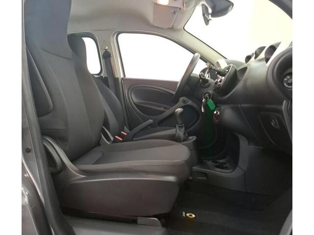 Smart FORFOUR 1.0 Business Solution 5drs./ Airco-ecc./ Lm.velgen / Cruise control / Radio multimedia