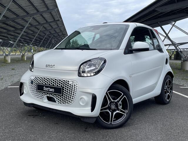 Smart FORTWO cabrio EQ Comfort 18 kWh | Winterpakket | Rood dak | Carbon optiek interieur | Auto klimaat | SEPP subsidie |
