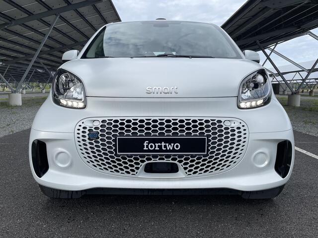 Smart FORTWO cabrio EQ Comfort 18 kWh | Winterpakket | Rood dak | Carbon optiek interieur | Auto klimaat | SEPP subsidie |