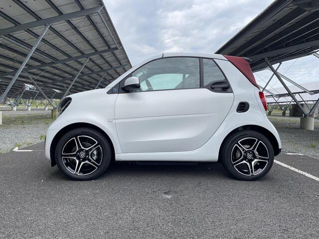 Smart FORTWO cabrio EQ Comfort 18 kWh | Winterpakket | Rood dak | Carbon optiek interieur | Auto klimaat | SEPP subsidie |
