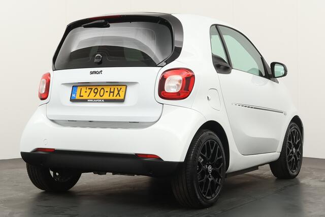 Smart FORTWO BWJ 2020 EQ Essential 82 PK 18 kWh AUTOMAAT / NAVI / AIRCO / CRUISE / STOELVERW. / PANORAMADAK / BLUETOOTH / LEDER / LMV